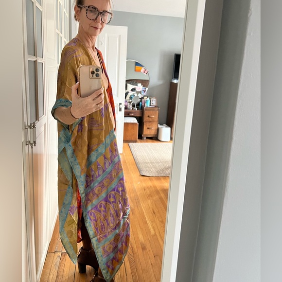 Guru 100% Silk Kimono - O/S - Picture 2 of 9